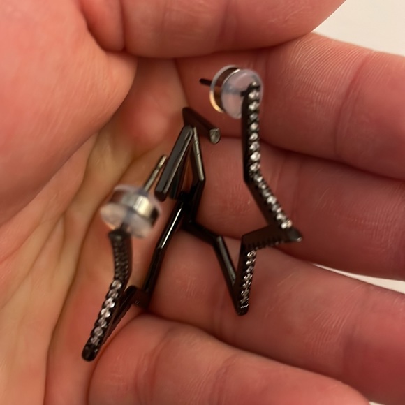 Melania Clara gunmetal Star earrings - Picture 4 of 6